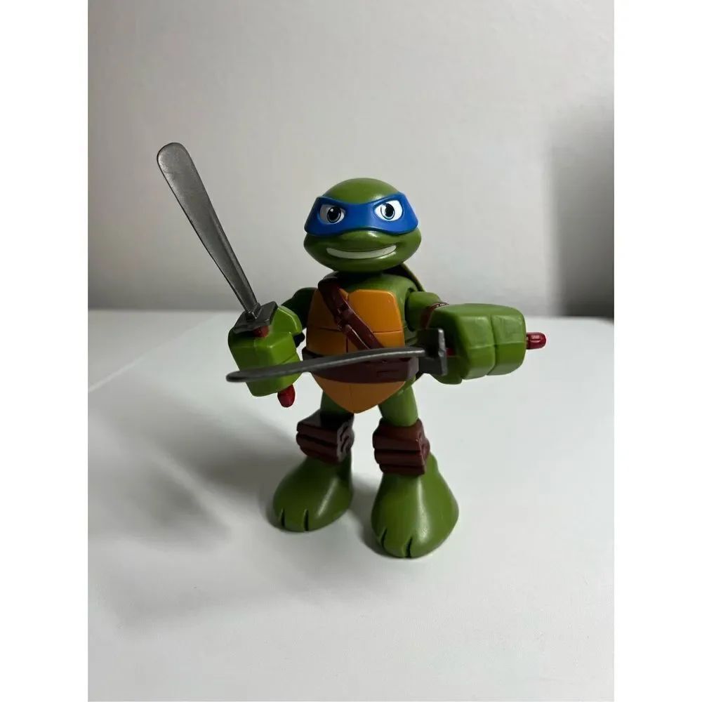 Viacom 2014 TMNT LEONARDO 6'' Interactive Figure Teenage Mutant Ninja Turtles